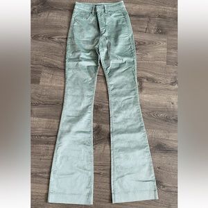 NWOT Guess corduroy green pants, Sz 25
